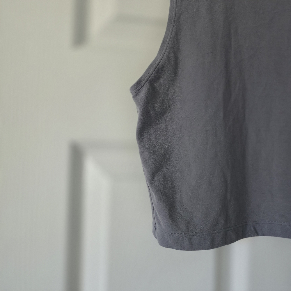 ARITZIA TNA Women's Gray Sleeveless Tank. - Picture 4 of 6